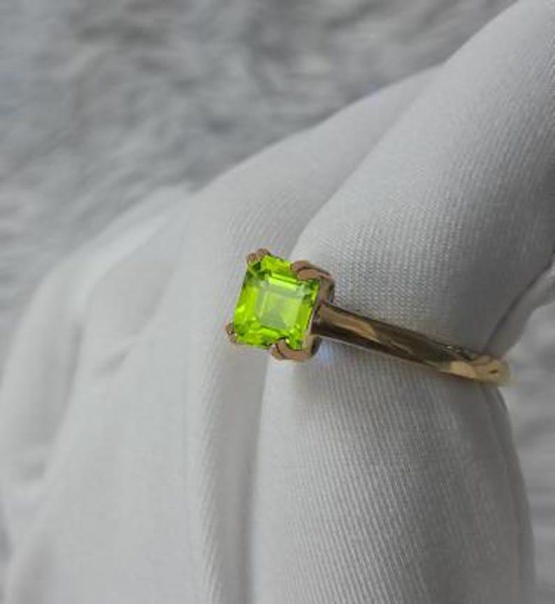 August Birthstone Peridot Ring in 925 Sterling Silver – Ascher Cut Statement Band