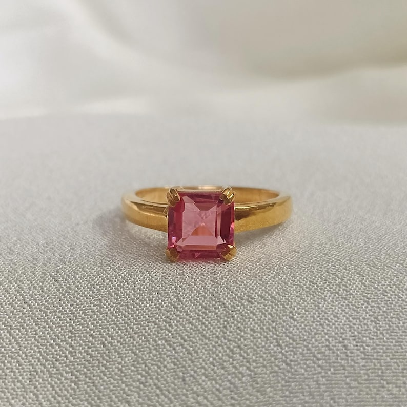 Solid 14K Gold Padparadscha Sapphire Stacking Ring – Anniversary Birthstone Statement Jewelry
