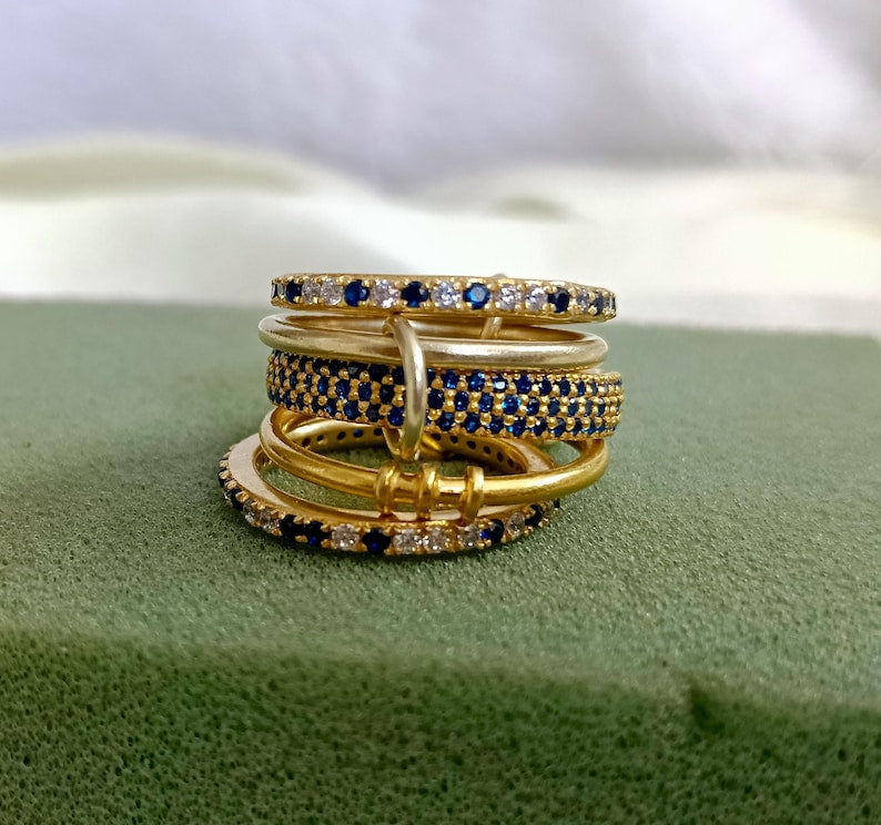 925 Sterling Silver Blue Sapphire Interlocking Ring – Five Band Diamond Linked Design