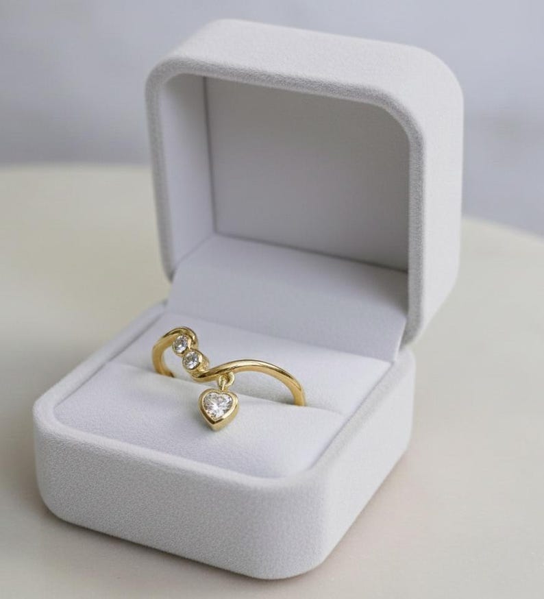 Heart Diamond Drop Tassel Ring in 14K Gold – Dangling Valentine’s Day Statement Jewelry