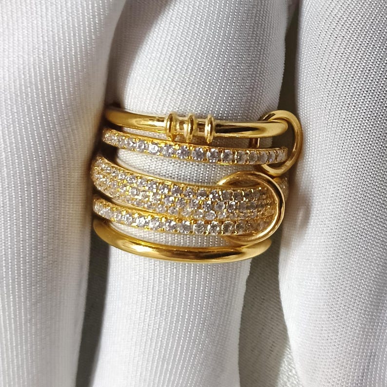 Gold Plated Chunky Ring – Five Interlocking Diamond Linked Statement Jewelry