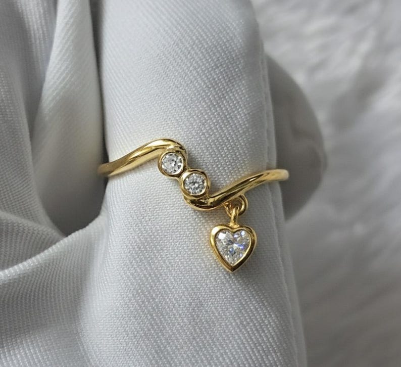 Heart Diamond Drop Tassel Ring in 14K Gold – Dangling Valentine’s Day Statement Jewelry